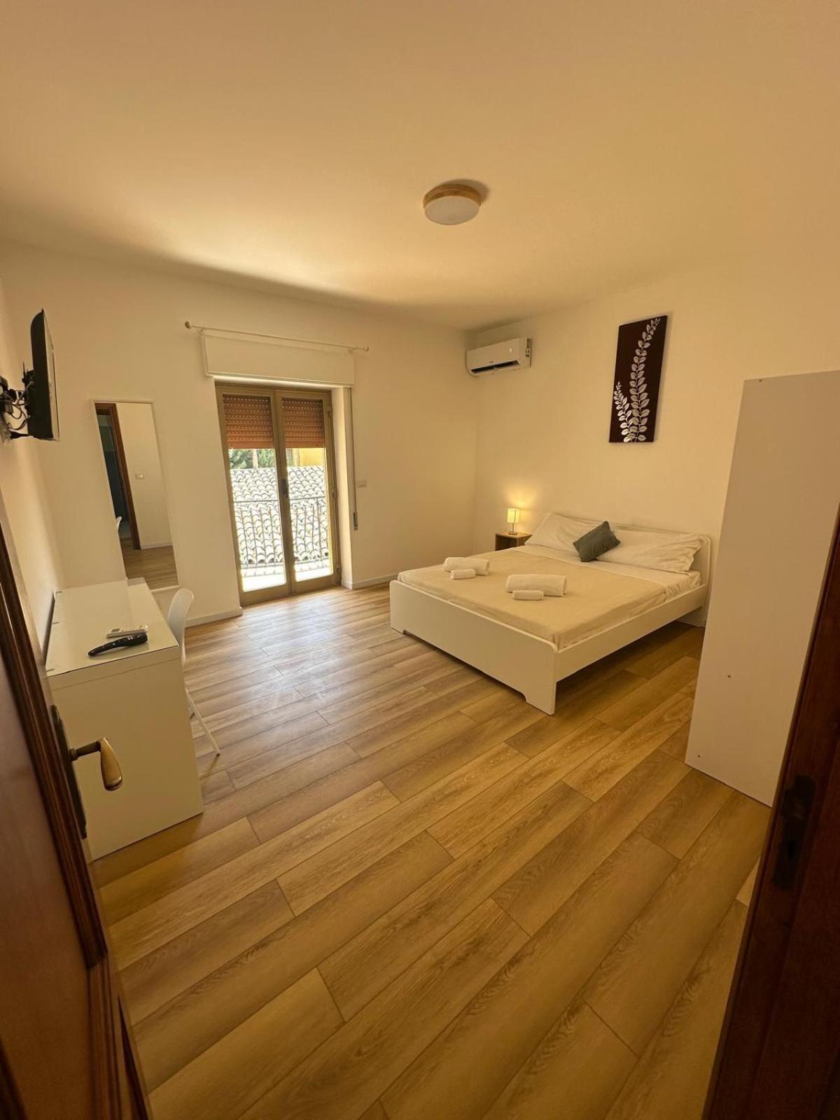 We Home Taormina Center With Parking Eksteriør bilde